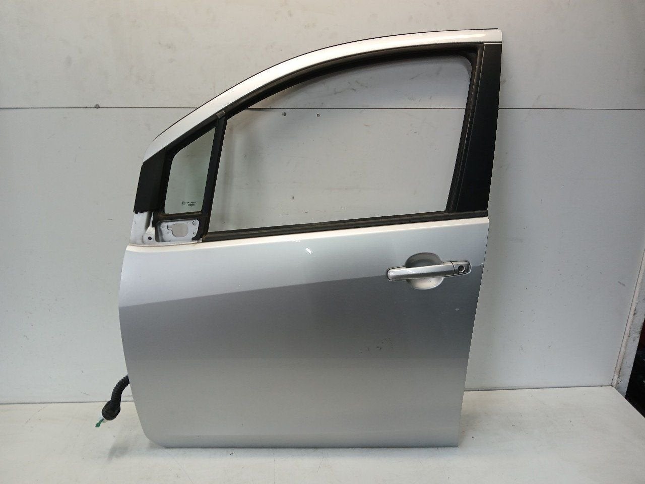 Portier links voor Suzuki Splash, Auto-onderdelen, Onderdelen@venauto.nl, Van der Ven Autorecycling B.V., Gebruikt, Ettenseweg 76, 4706 PB Roosendaal, The Netherlands