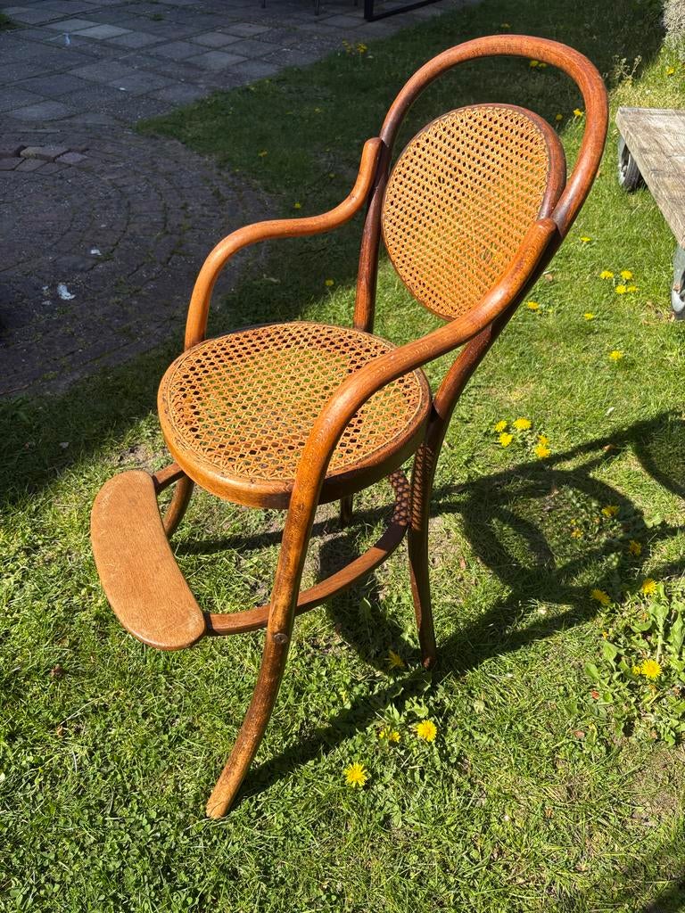 Antieke Mundus Thonet stijl kinderstoel, vooroorlogs, Antiek en Kunst, Antiek | Meubels | Stoelen en Banken, Ophalen
