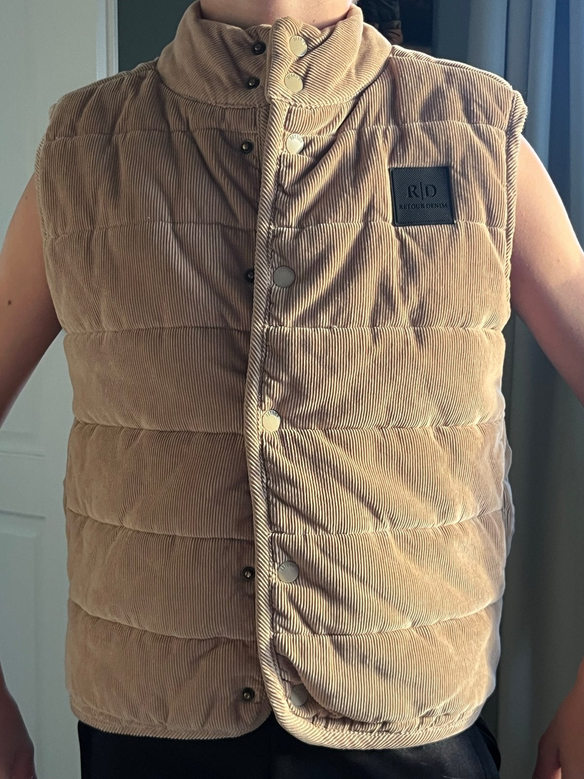 Zo goed als nieuwe Retour Bodywarmer - Lichtbruin - Maat 152, Ophalen of Verzenden, Zo goed als nieuw, Jongen, Overige typen