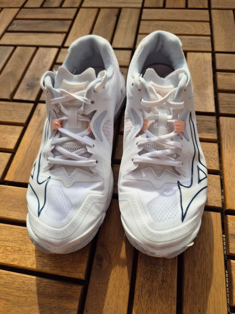 Mizuno Volleybalschoenen Maat 42 - Zo goed als nieuw, Sport en Fitness, Volleybal, Ophalen of Verzenden