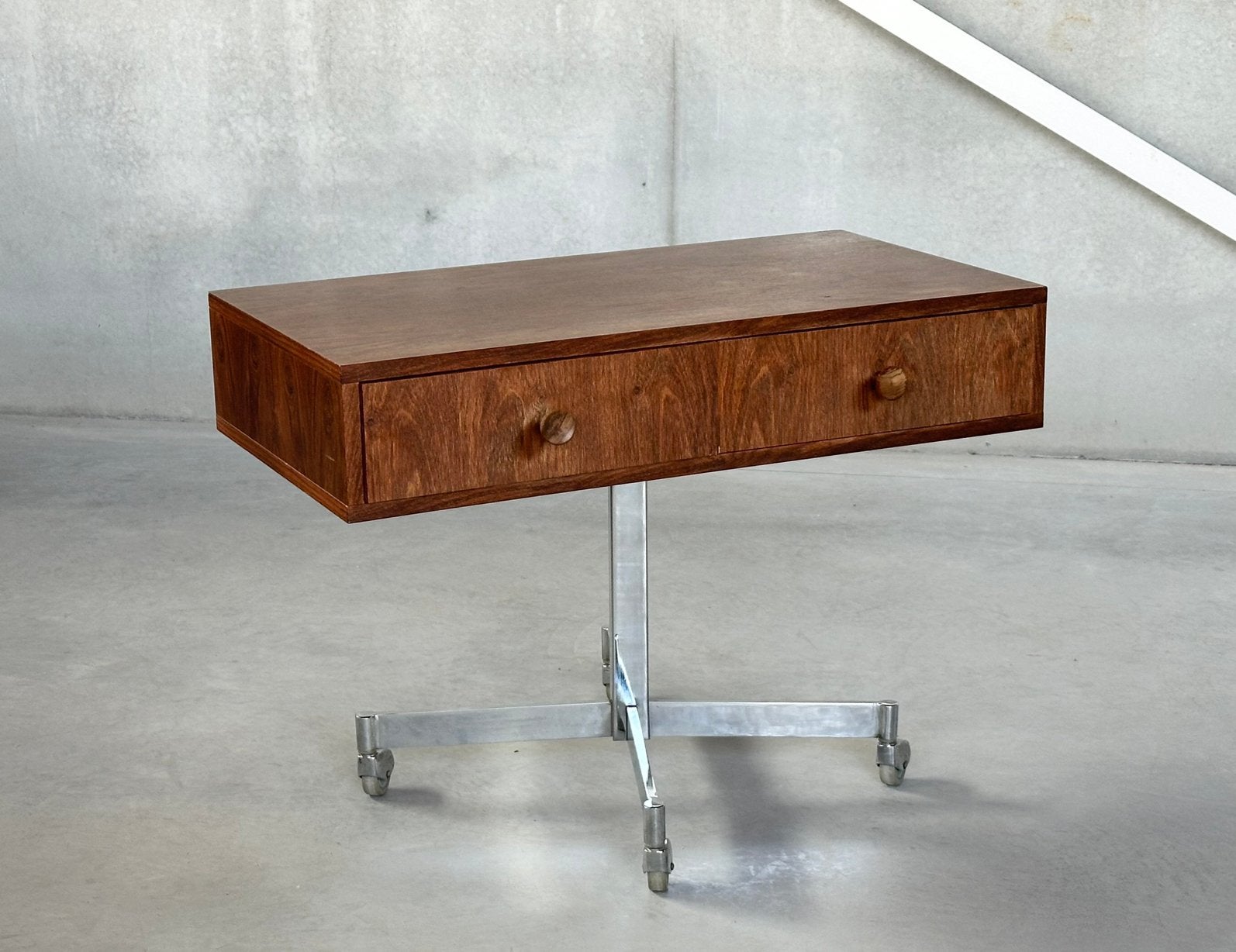 Vintage scandinavische wallnoot ladekast, Ophalen