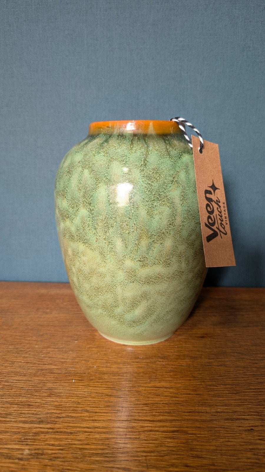 Vintage West Germany vaas groen met oranje accent 19cm, Ophalen