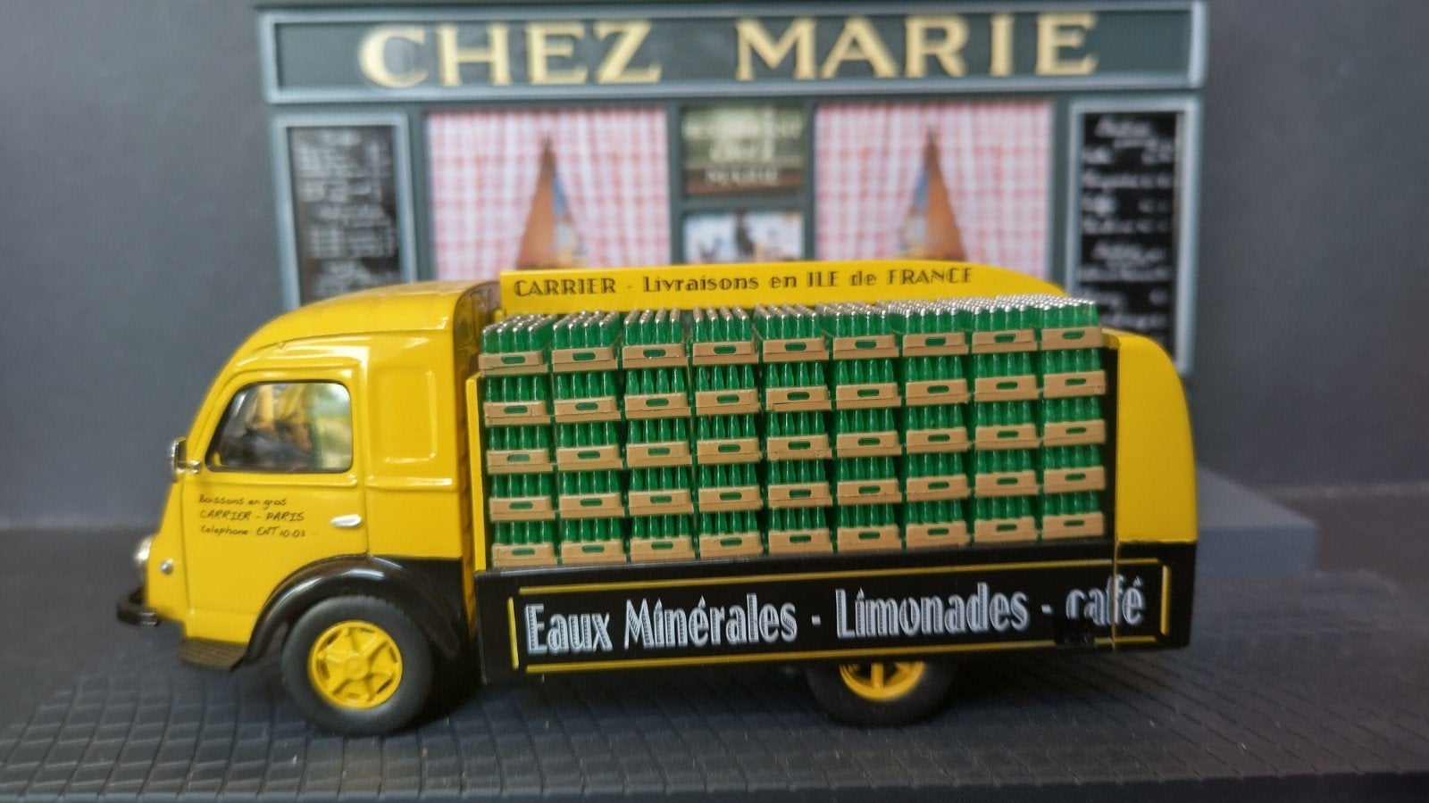 Renault 1000 Kgs dranken wagen 1:43 Diorama Chez Marie Pol, Overige merken, Auto, Verzenden, .