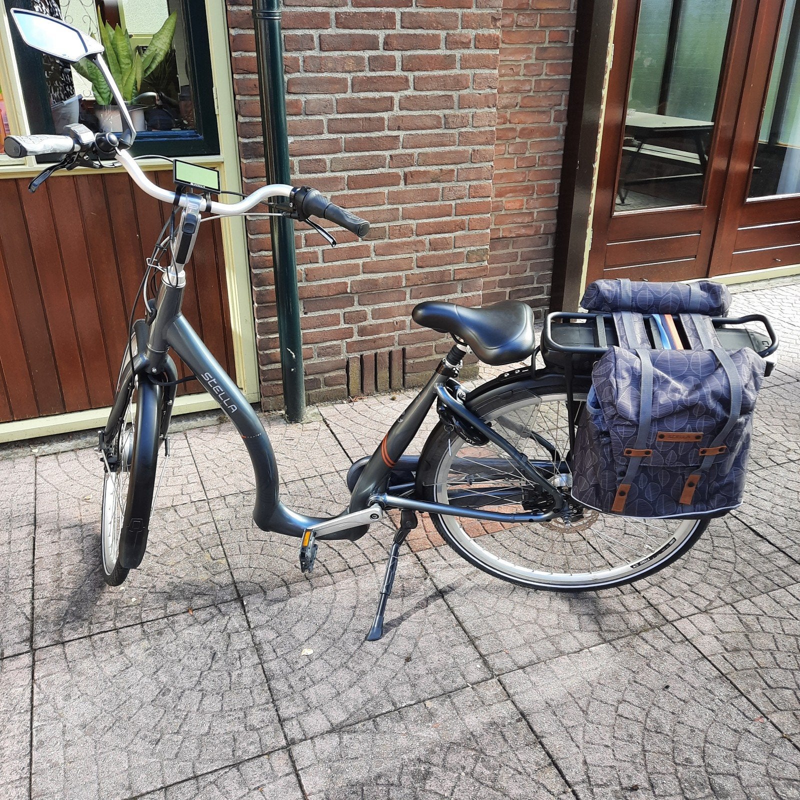 Stella elektrische fiets met fietstassen, Gebruikt, 51 tot 55 cm, 30 tot 50 km per accu, Ophalen