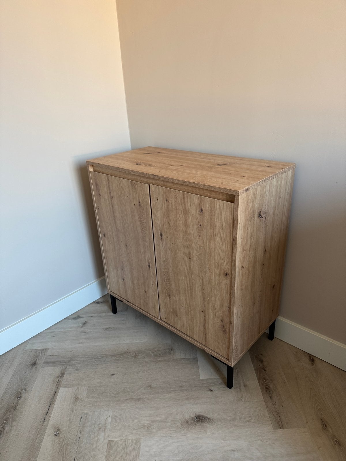 Houten kastje met 2 deuren en planken, Huis en Inrichting, Kasten | Overige, Ophalen, Zo goed als nieuw
