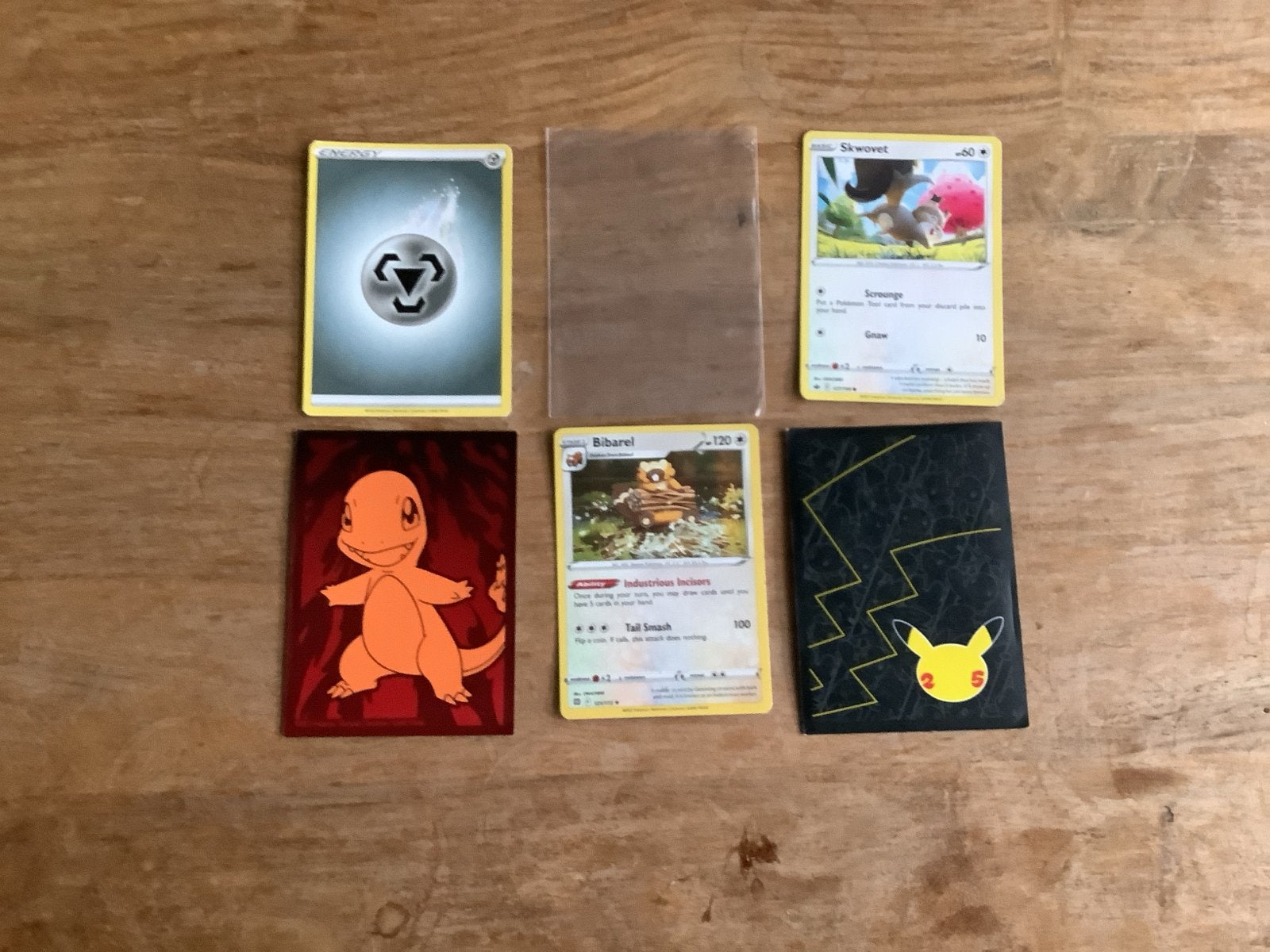 Pokémon kaarten en accessoires: Skwovet, Bidoof, Charmander, Ophalen of Verzenden, Gebruikt, Losse kaart