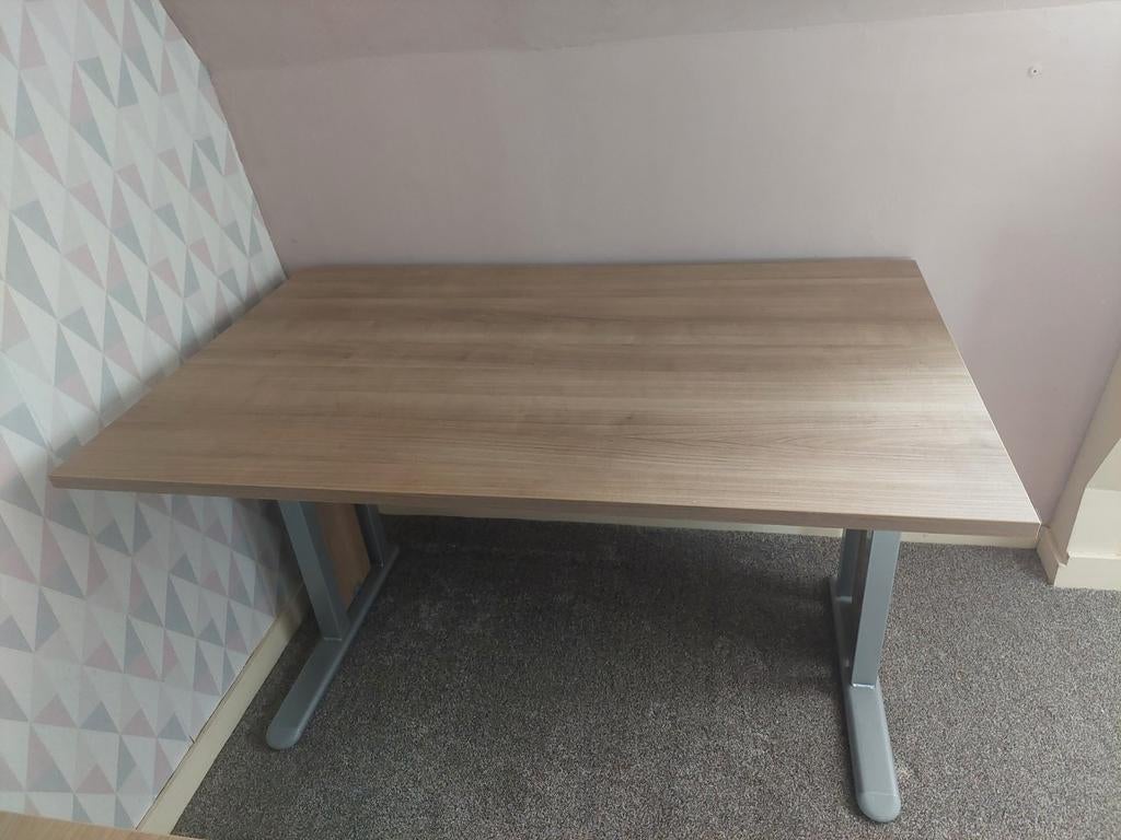 2x Bureau 120x75 en 150x75, Ophalen, In hoogte verstelbaar