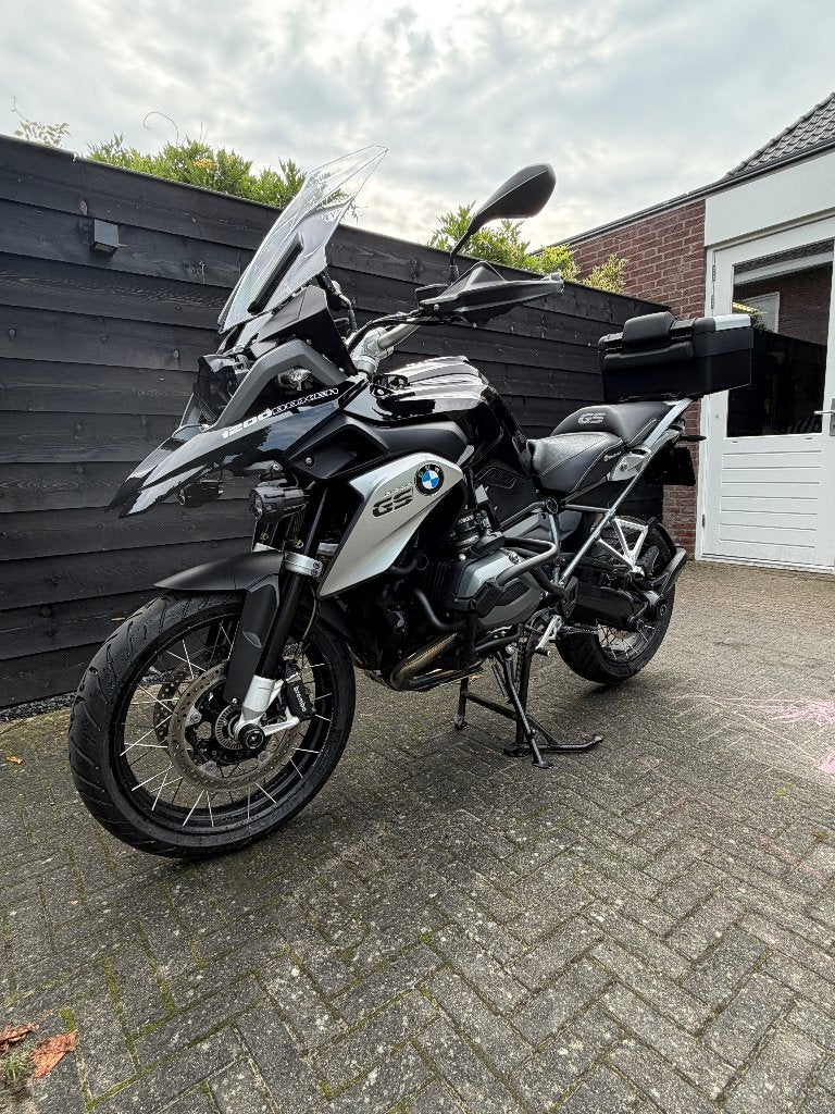 BMW R1200GS LC -- 2016 -- Tripple Black -- 33K KM, Motoren, 2 cilinders, Occasion, Handvatverwarming, Motorrijbewijs A