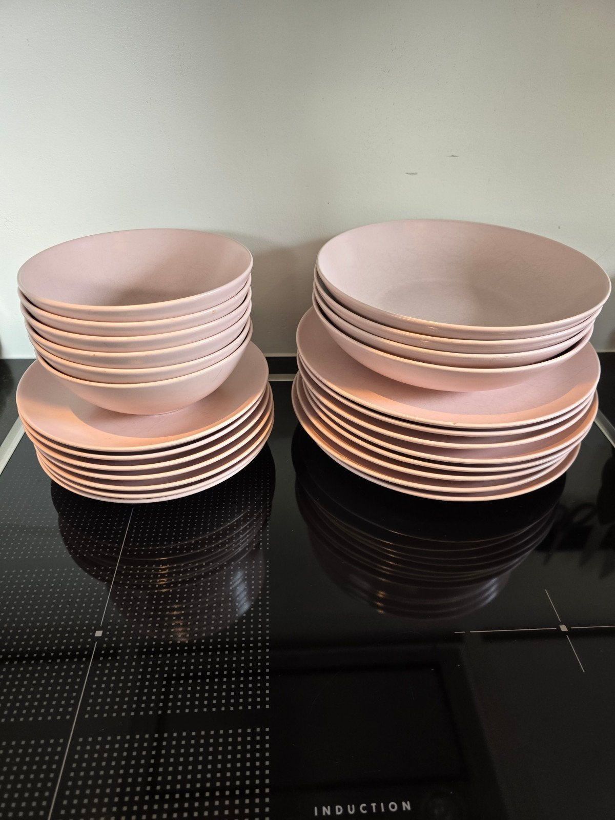 IKEA borden en kommen set - Roze servies, Huis en Inrichting, Gebruikt, Ophalen of Verzenden, Bord(en), Overige stijlen