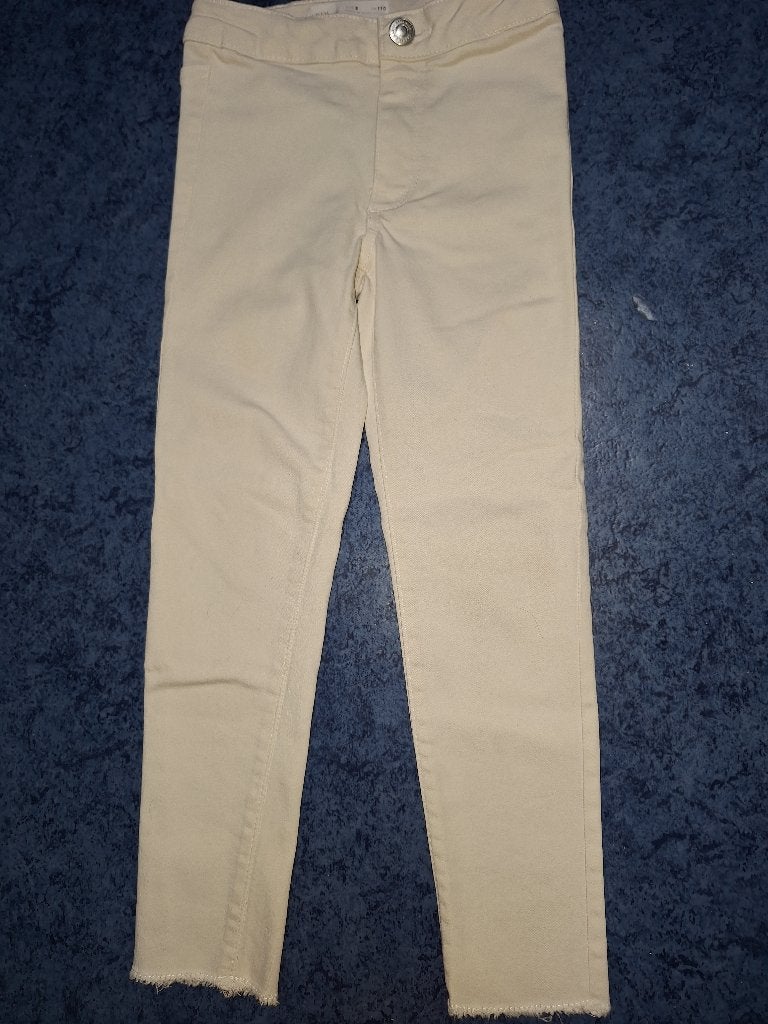 gebroken wit broekje zara mt.122 stretch, Kinderen en Baby's, Broek, Gebruikt, Meisje, Ophalen of Verzenden