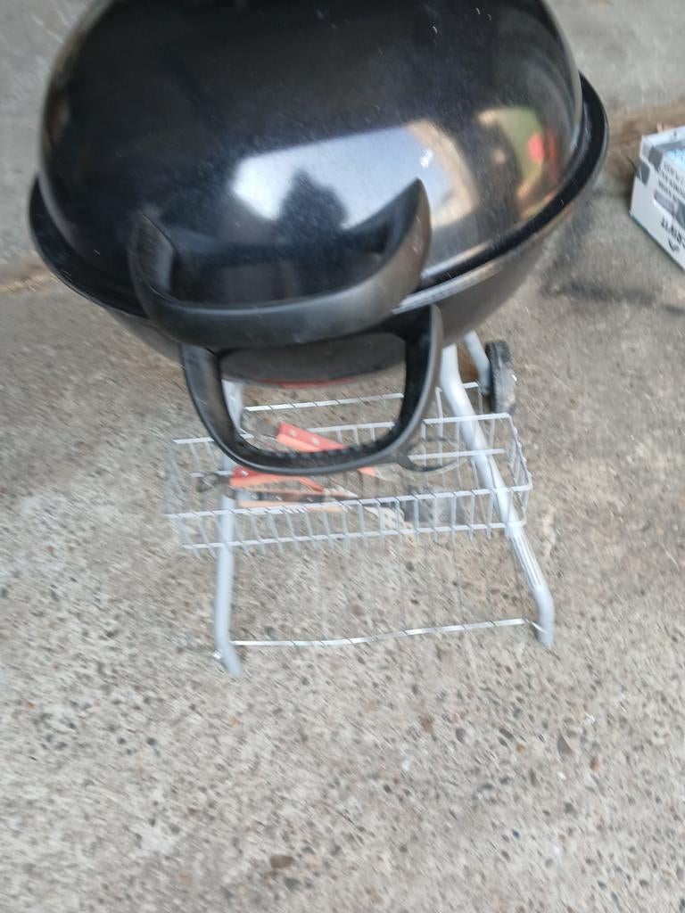 Barbecue met tang en roosters, Ophalen, Gebruikt
