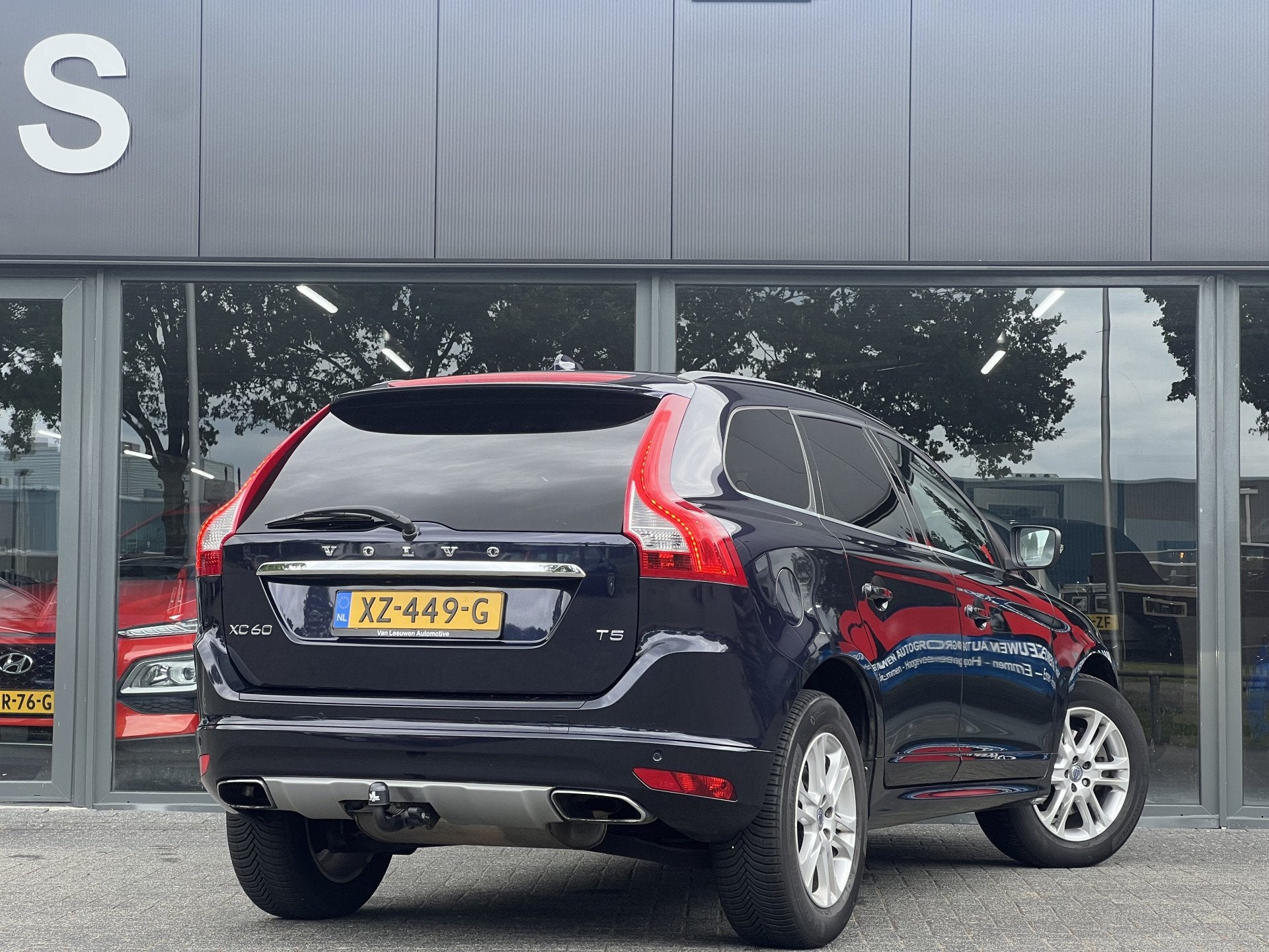 Volvo XC60 2.0 T5 FWD Summum | Trekhaak | Dealer onderhouden, 4 cilinders, 1969 cc, Blauw, 245 pk