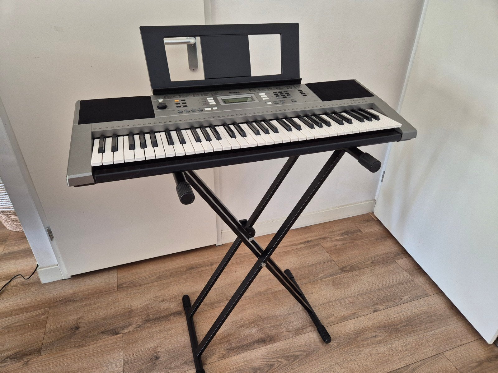 Yamaha PSR-E343 keyboard (inc. standaard, adapter en pedaal), Ophalen, Yamaha, Met standaard, 61 toetsen