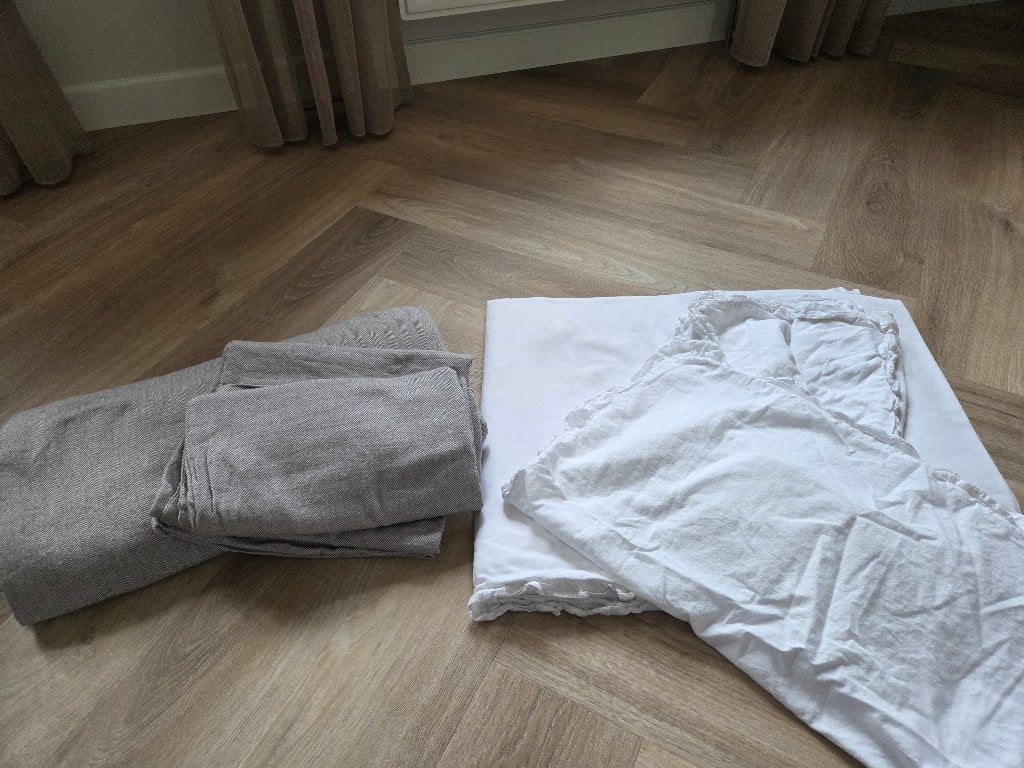 2 dekbedhoezen 200x200 (Ikea en Leen Bakker), Huis en Inrichting, Slaapkamer | Beddengoed, Wit, Dekbedovertrek, Katoen, Tweepersoons