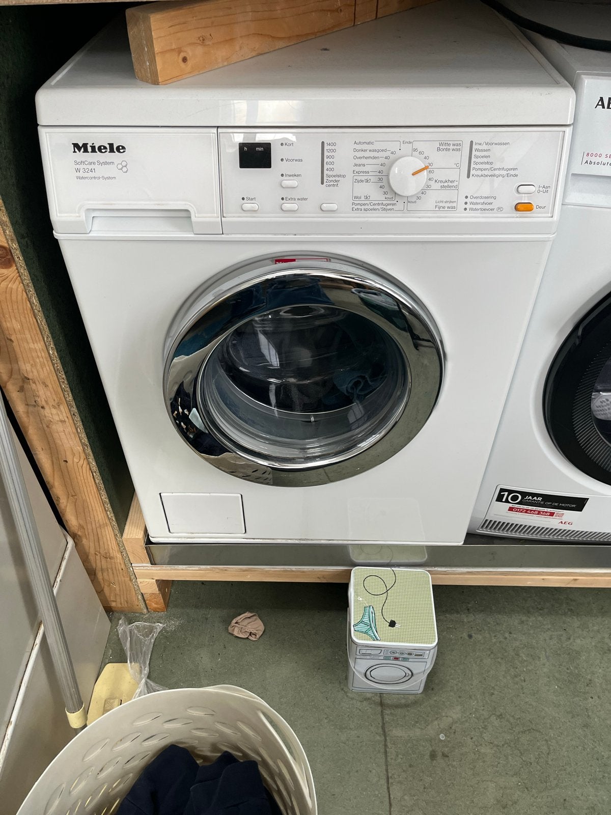 Miele W 3241 Wasmachine - Bonkend geluid bij centrifugeren, Ophalen, Gebruikt, Voorlader, 85 tot 90 cm