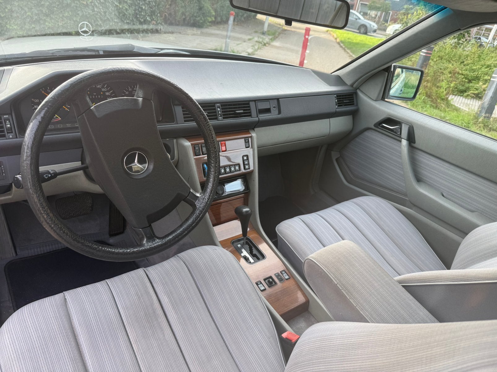 W124 Mercedes 300 CE 1987, foto 12