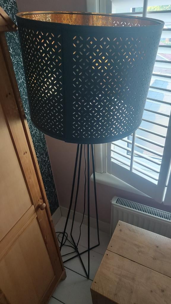 Ikea Astorp staande lamp, zwart met goud, zonder peertje, Ophalen, Gebruikt, Modern, Industrieel, 100 tot 150 cm