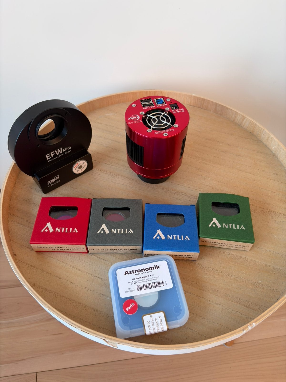 ZWO 533 MM + Filterwheel + Antilia LRGB + Astronomik H-Alfa, Ophalen of Verzenden, Zo goed als nieuw, Minder dan 80 mm, Onderdelen of Toebehoren