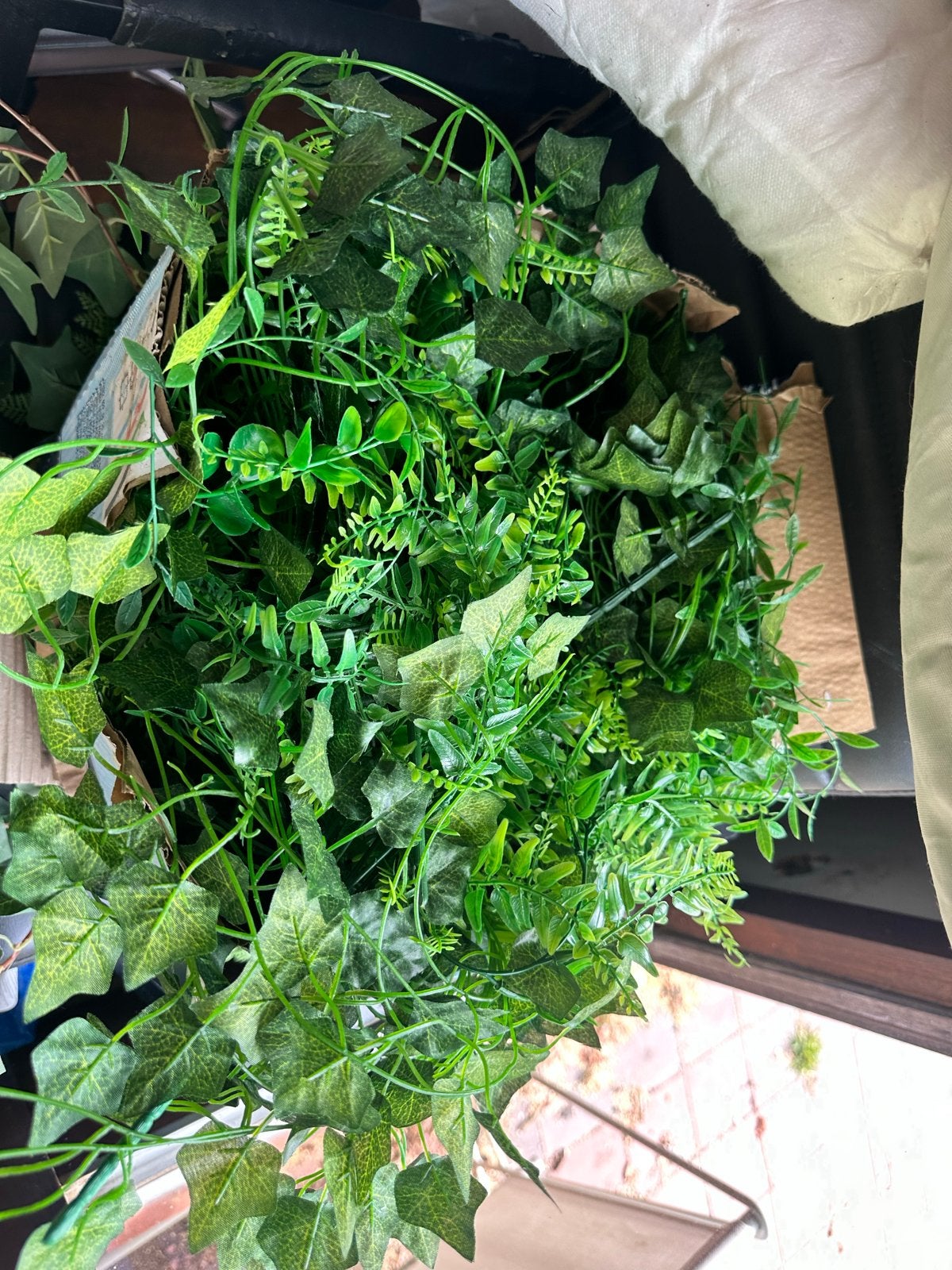Kunstplanten: Klimop en diverse groene takken, Ophalen, Binnen, Kunstplant, Kunststof