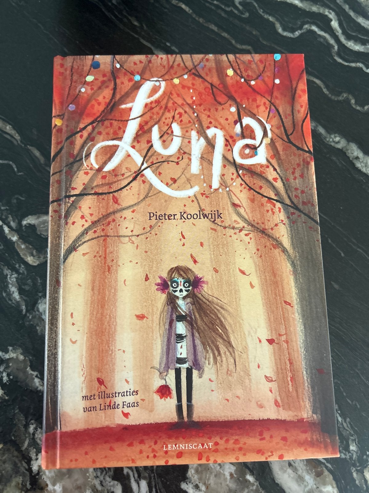Luna - Een betoverend verhaal over vriendschap, Boeken, Ophalen of Verzenden, Zo goed als nieuw, Fictie algemeen