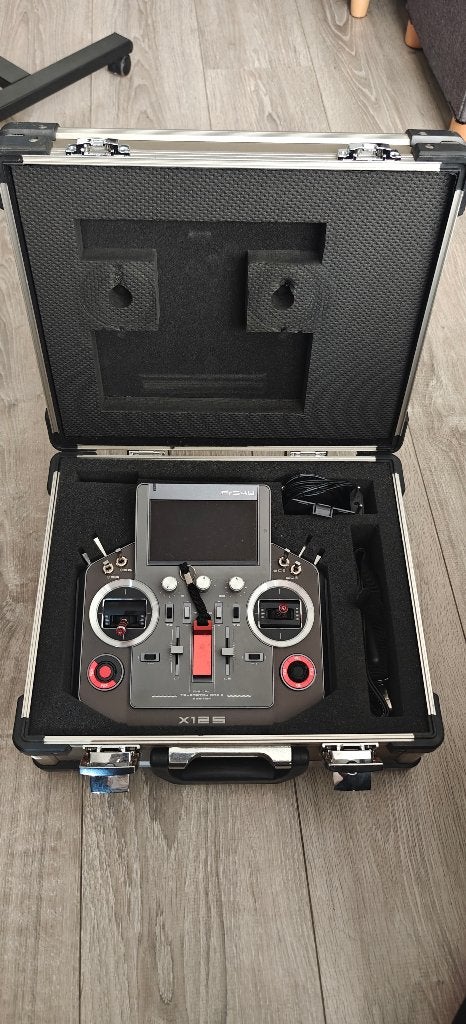 Frsky horus x12s zender in nieuwstaat nu voor 295 euro, Ophalen of Verzenden, Zo goed als nieuw