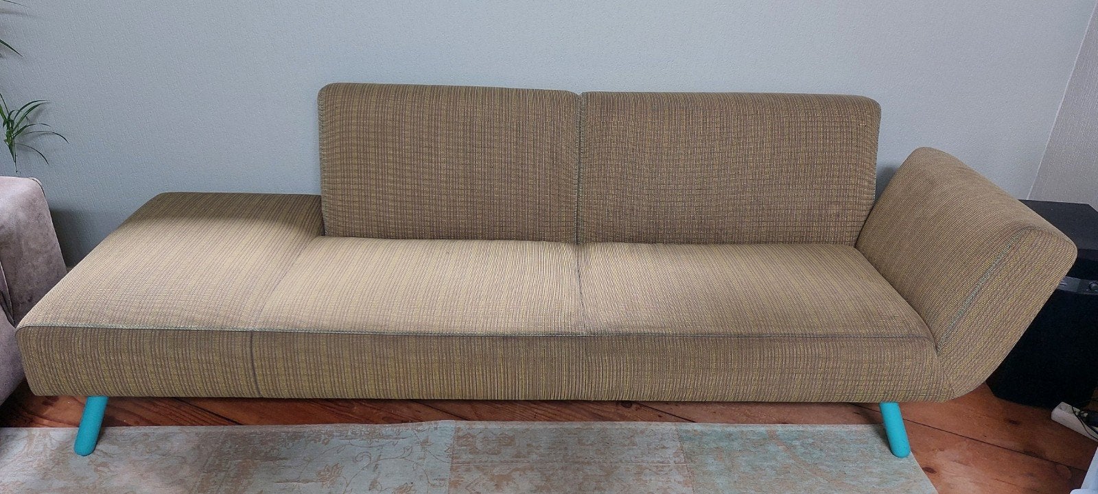 Kleurrijke Designbank met Verstelbare Rug- en Armleuning, Gebruikt, Driepersoons, 75 tot 100 cm, Ophalen of Verzenden