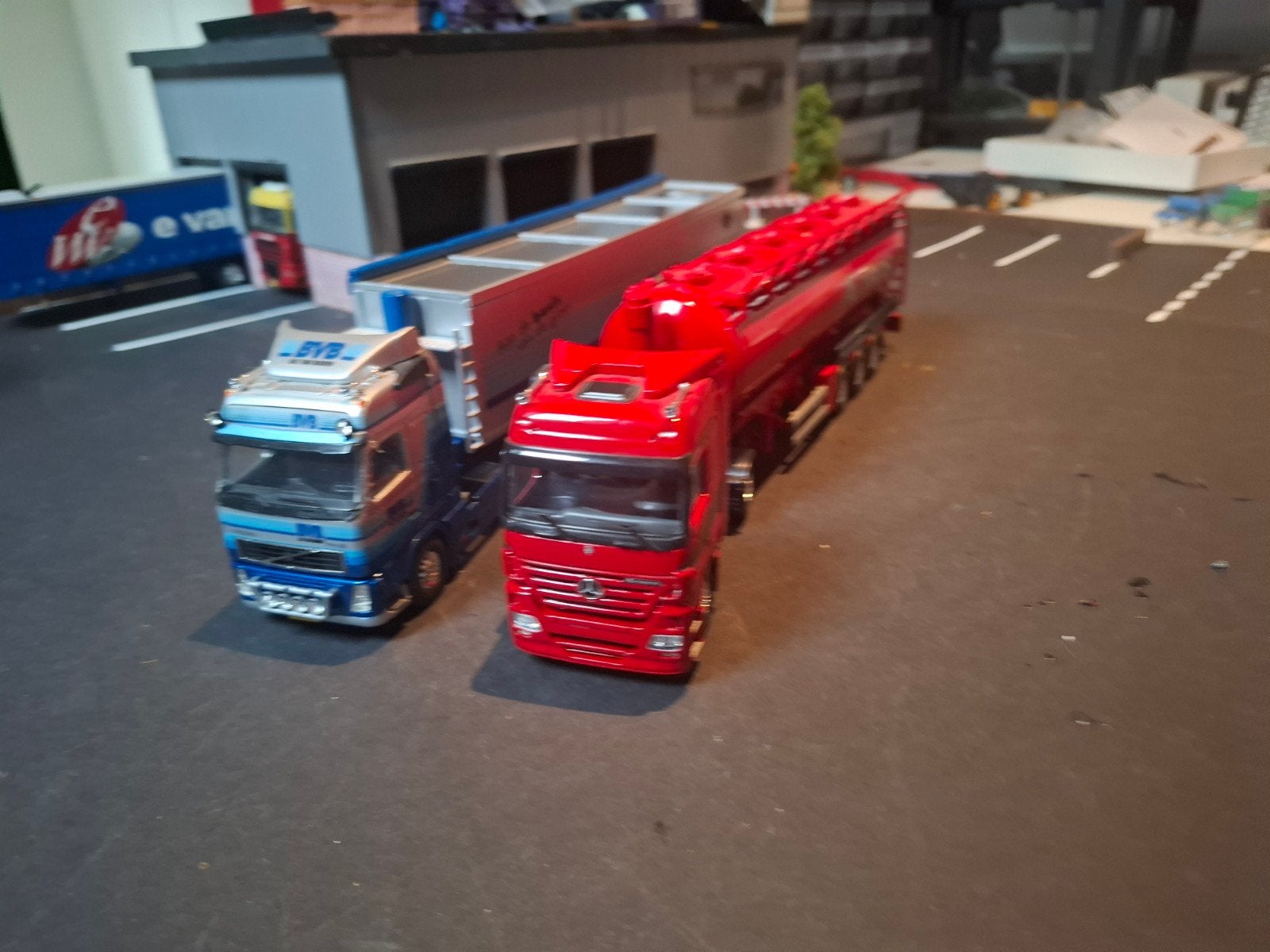 2 opknappers, Hobby en Vrije tijd, Ophalen of Verzenden, Gebruikt, Bus of Vrachtwagen, Tekno