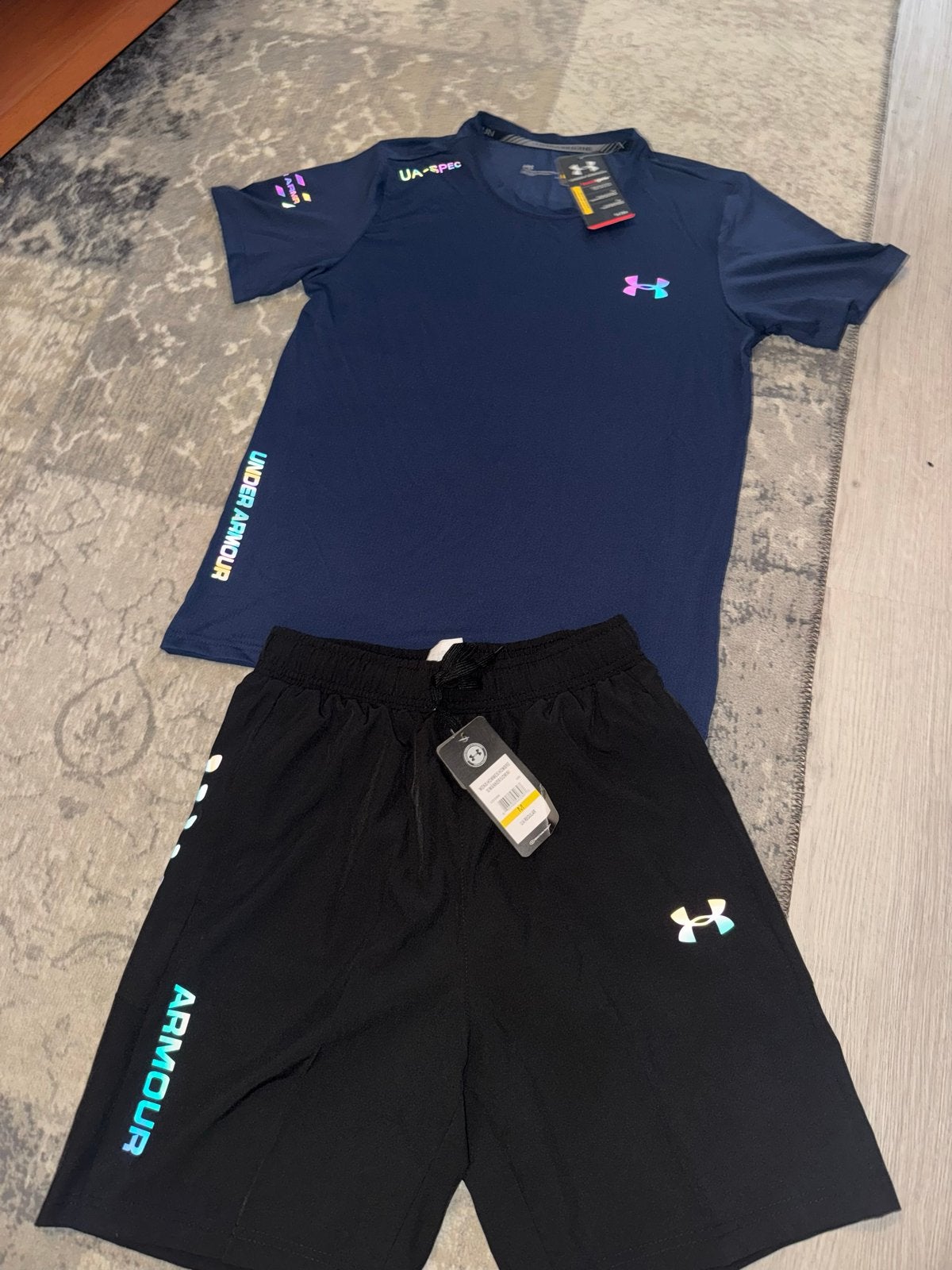 Under Armour sportset - T-shirt en korte broek, Fitness, Meerkleurig, Nieuw, Overige maten