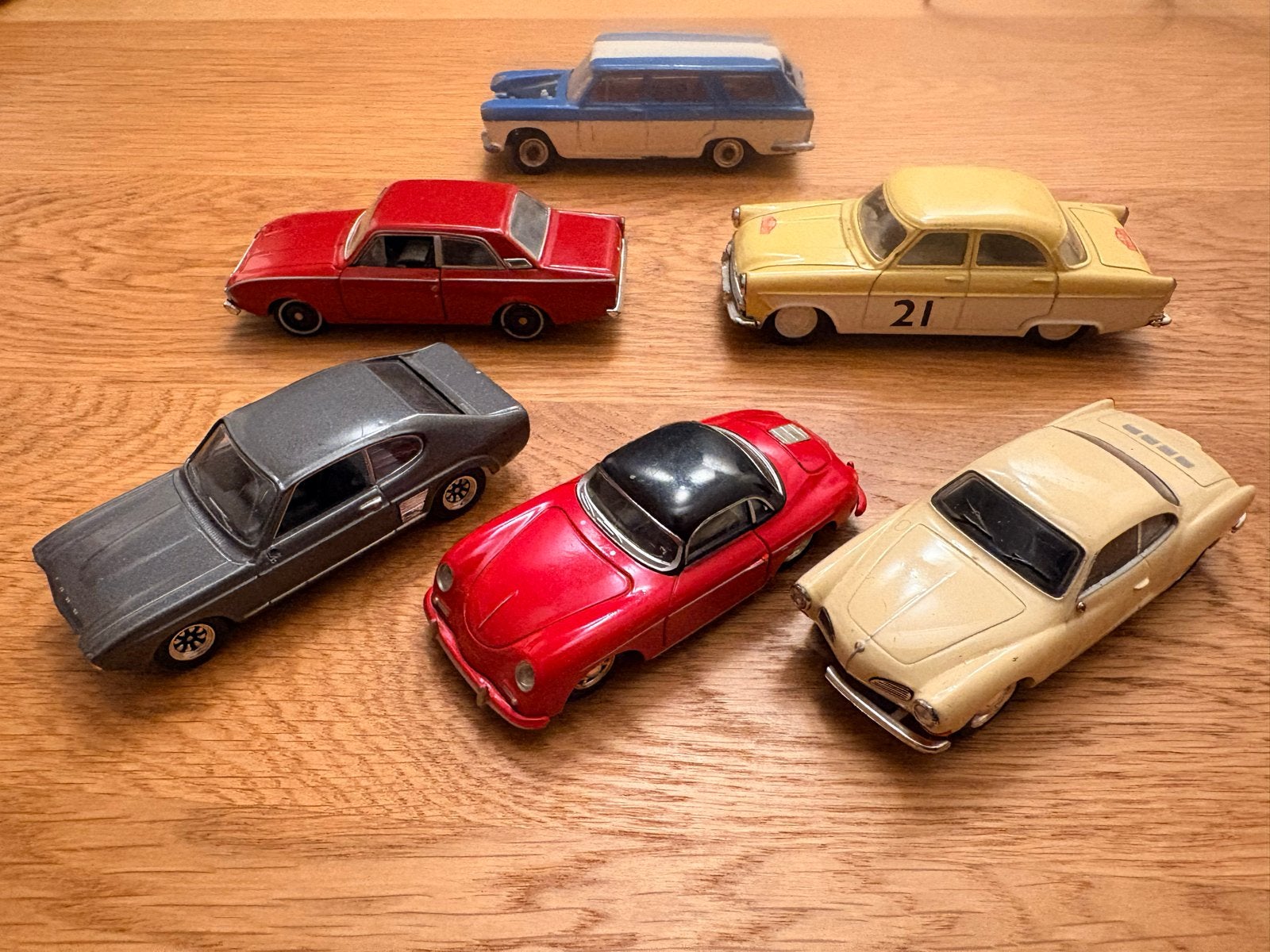 Diverse sportieve modellen schaal 1:43 (Corgi, Dinky Toys e., Ophalen of Verzenden, Gebruikt, Auto, Corgi