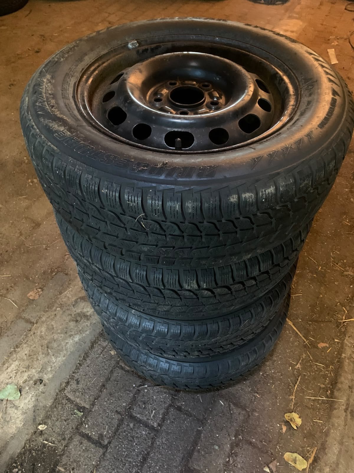 Kia Venga / Kia Soul 15 inch winterset Bridgestone 7mm, Auto diversen, Ophalen, Gebruikt