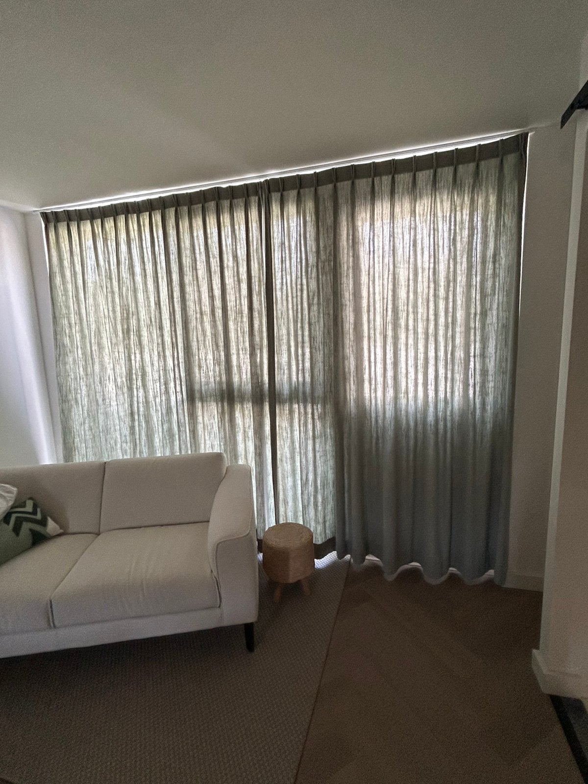 Lichtgroene gordijnen, Huis en Inrichting, Ophalen, 318 cm, 241 cm, Verduisterend