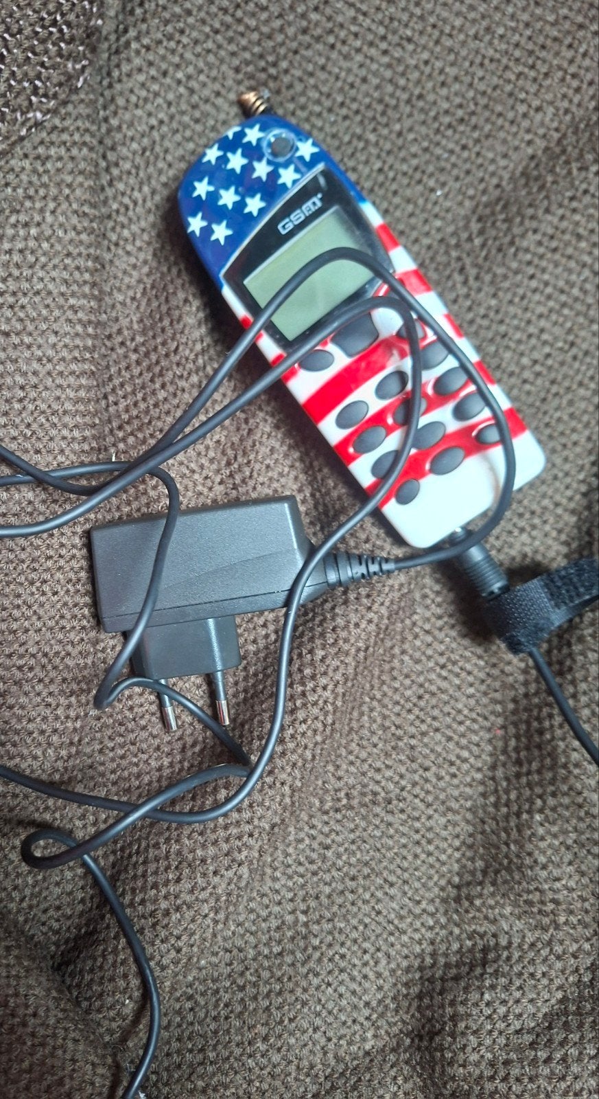 Oude Nokia met oplader, Ophalen of Verzenden, Geen camera, Zwart