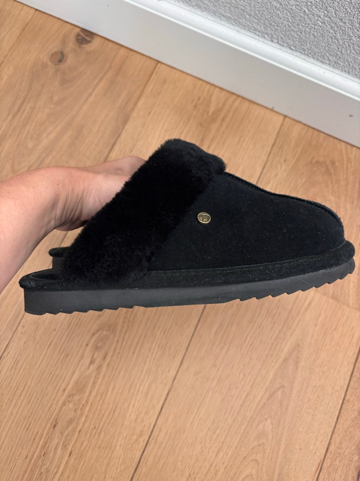 Zwarte pantoffels van Warmbat Australia, maat 38, Kleding | Dames, Zwart, Ophalen of Verzenden, Zo goed als nieuw, Pantoffels of Sloffen