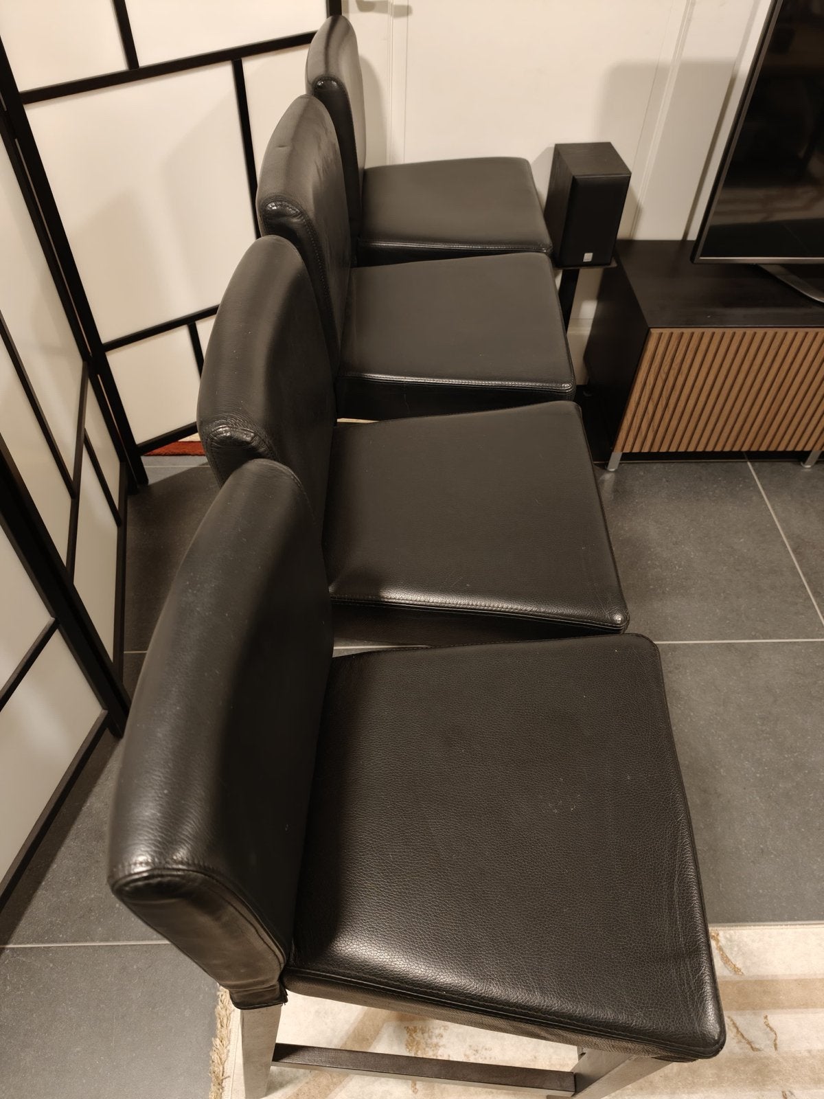 4 zwarte barkrukken met lederen zitting, Huis en Inrichting, Barkrukken, Gebruikt, 60 tot 90 cm, Leer, 4 krukken, Met voetsteun