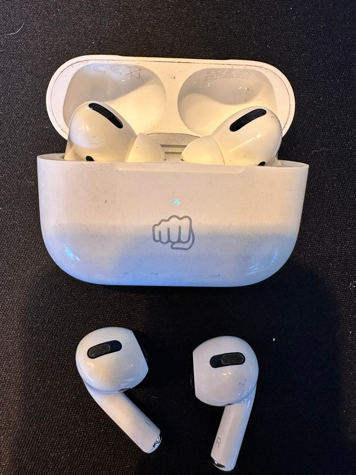 Airpods pro. Met extra paar oortjes, In gehoorgang (in-ear), Ophalen of Verzenden, Apple, Wit