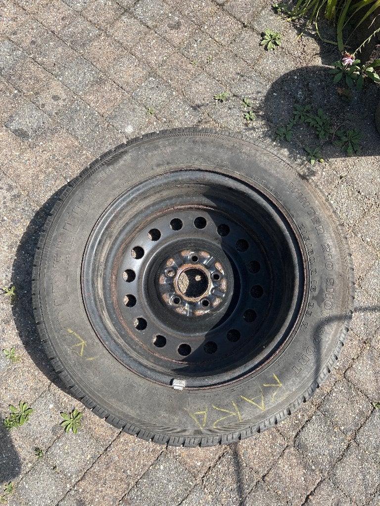 Winterbanden voor Mitsubishi grandis, Ophalen, 215 mm, 16 inch, Banden en Velgen