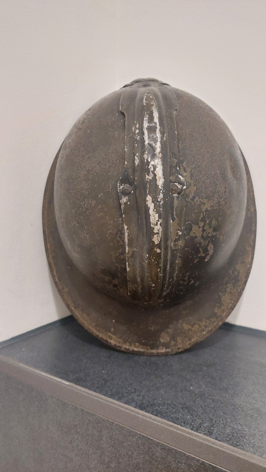 Originele Belgische Adrian Helm (M15/M31) – Met Leeuwenemble, Ophalen of Verzenden, Landmacht, Overige gebieden, Helm of Baret