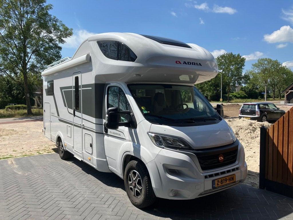 Camper Adria Coral XL 660 SL Plus  -  2024  -  5 persoons, Automaat, Ringverwarming, Fiat, 7 tot 8 meter