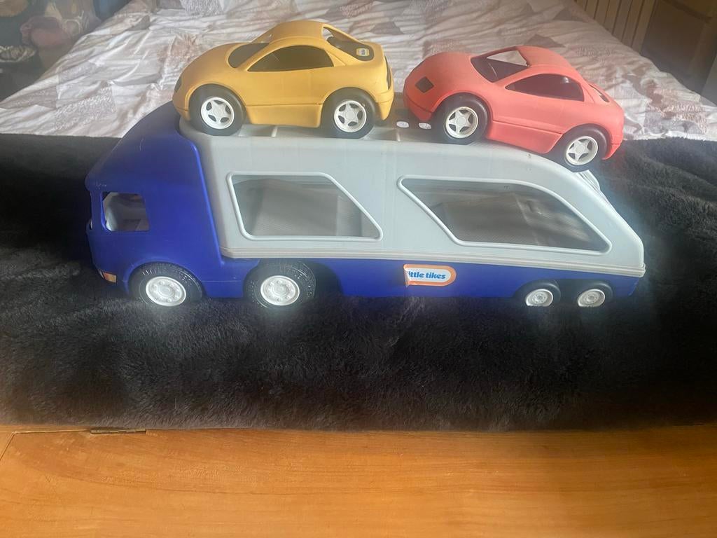 Little Tikes vrachtwagen met 2 auto's - hard plastic, Kinderen en Baby's, Speelgoed | Speelgoedvoertuigen, Ophalen of Verzenden