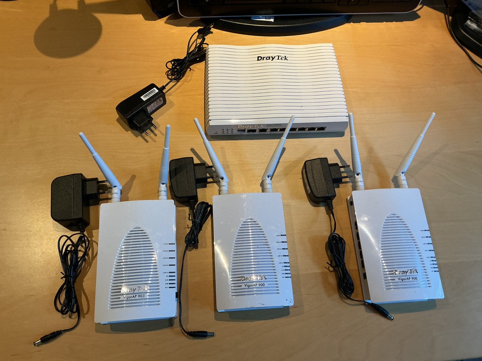 DrayTek Vigor 2860 Router en 900 / 903 Acces Points, Ophalen of Verzenden, Gebruikt