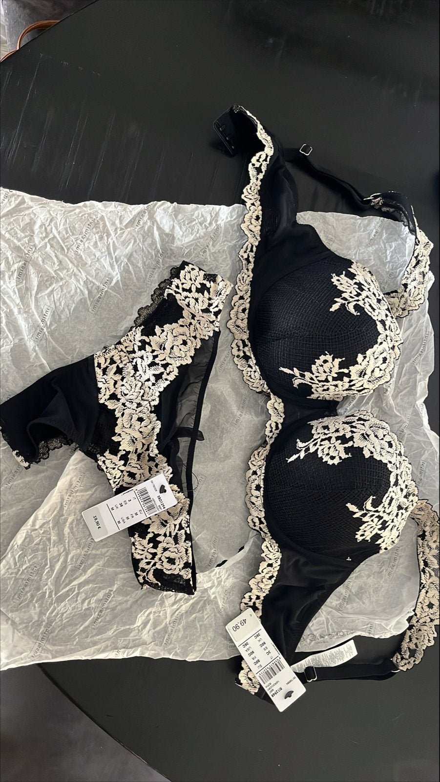Intimissimi Lingerie Set: BH en brazilian - Zwart/Ivoor Kant, Kleding | Dames, Ondergoed en Lingerie, Ophalen of Verzenden, Zwart