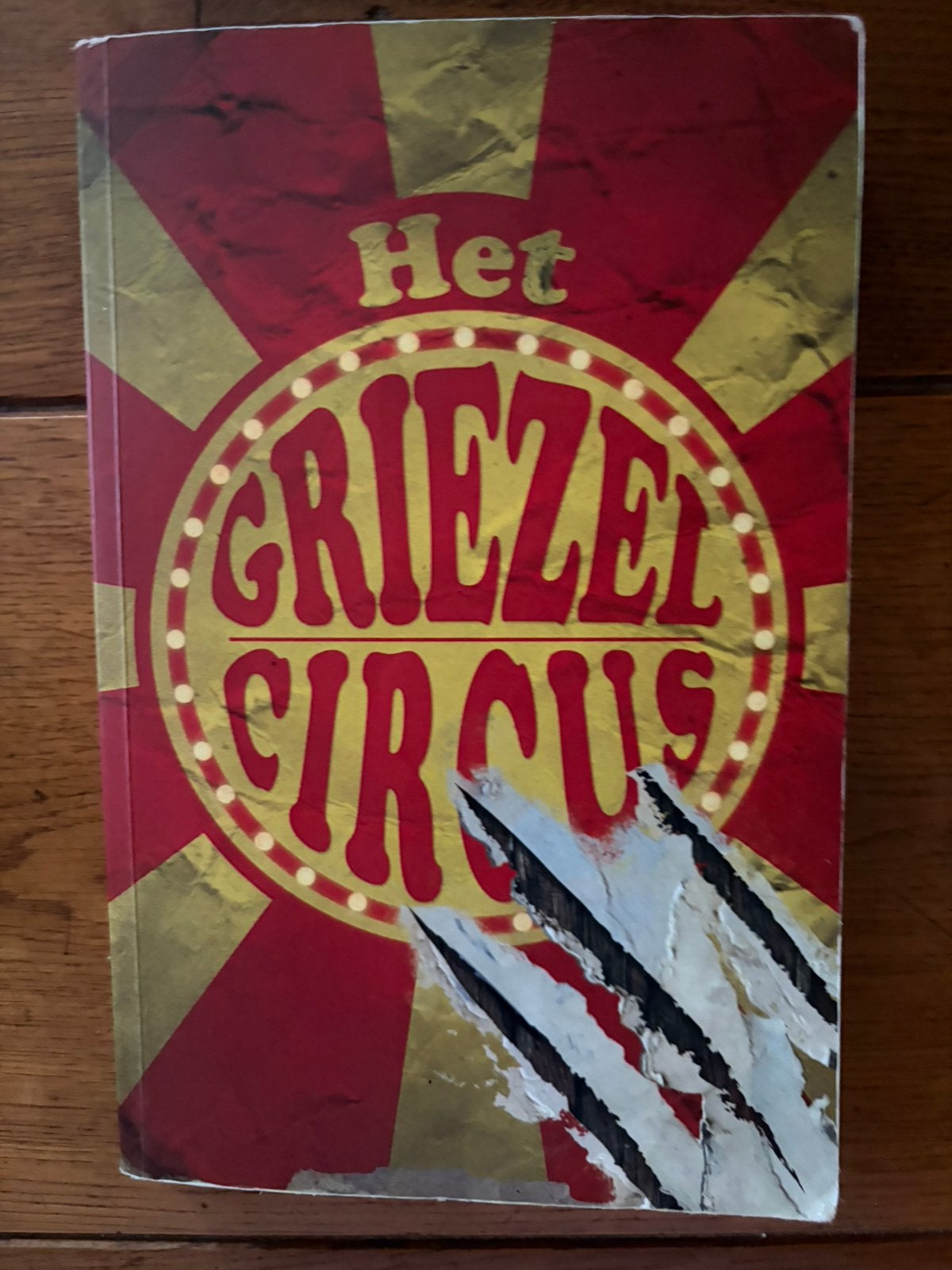 Het griezel circus, Ophalen of Verzenden, Zo goed als nieuw