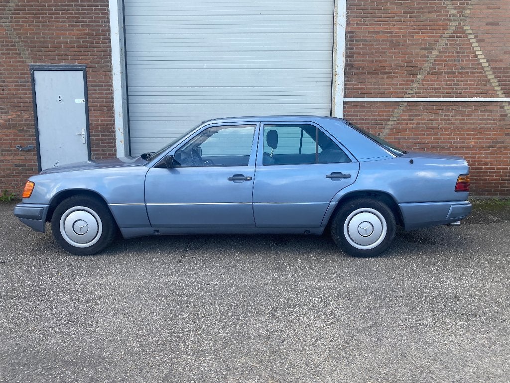 Mercedes 250D, W124, 1986 Oldtimer Belastingvrij met APK, foto 3