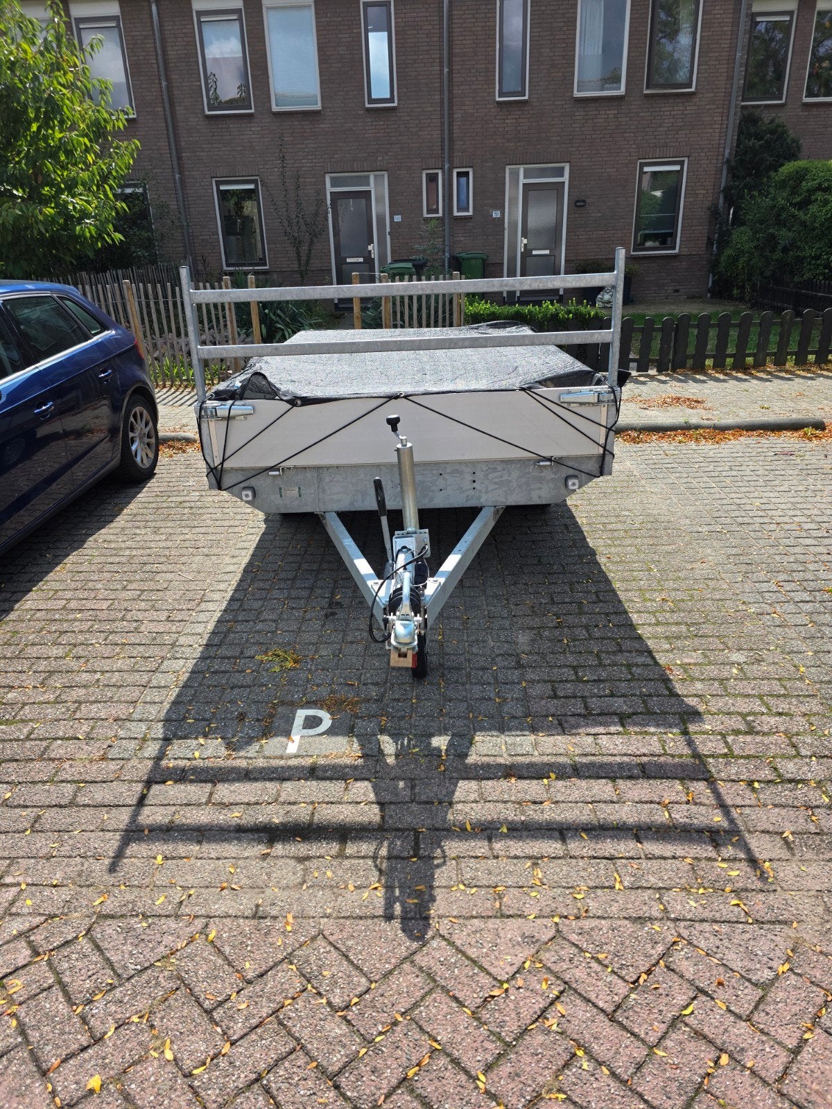 Robuuste Eduard aanhangwagen met voorrek en dubbele as, Ophalen, Zo goed als nieuw