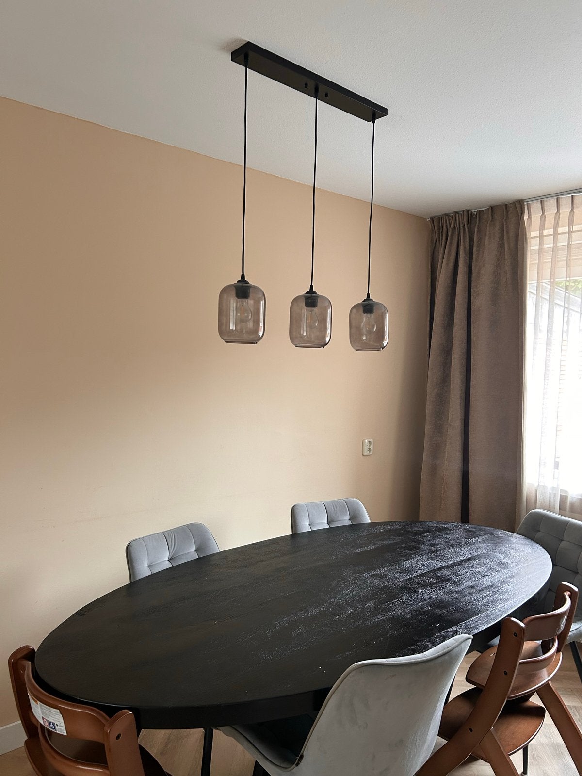 Moderne hanglamp met 3 glazen kappen - Grijs/Zwart, Huis en Inrichting, Ophalen, Zo goed als nieuw, Glas, E27 (groot)