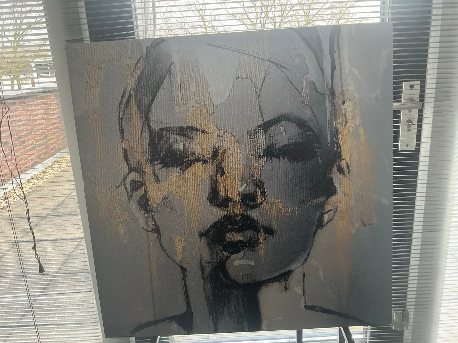 Modern schilderij: Vrouwenportret met gouden accenten, Ophalen of Verzenden, Hout, Overige technieken, Portret