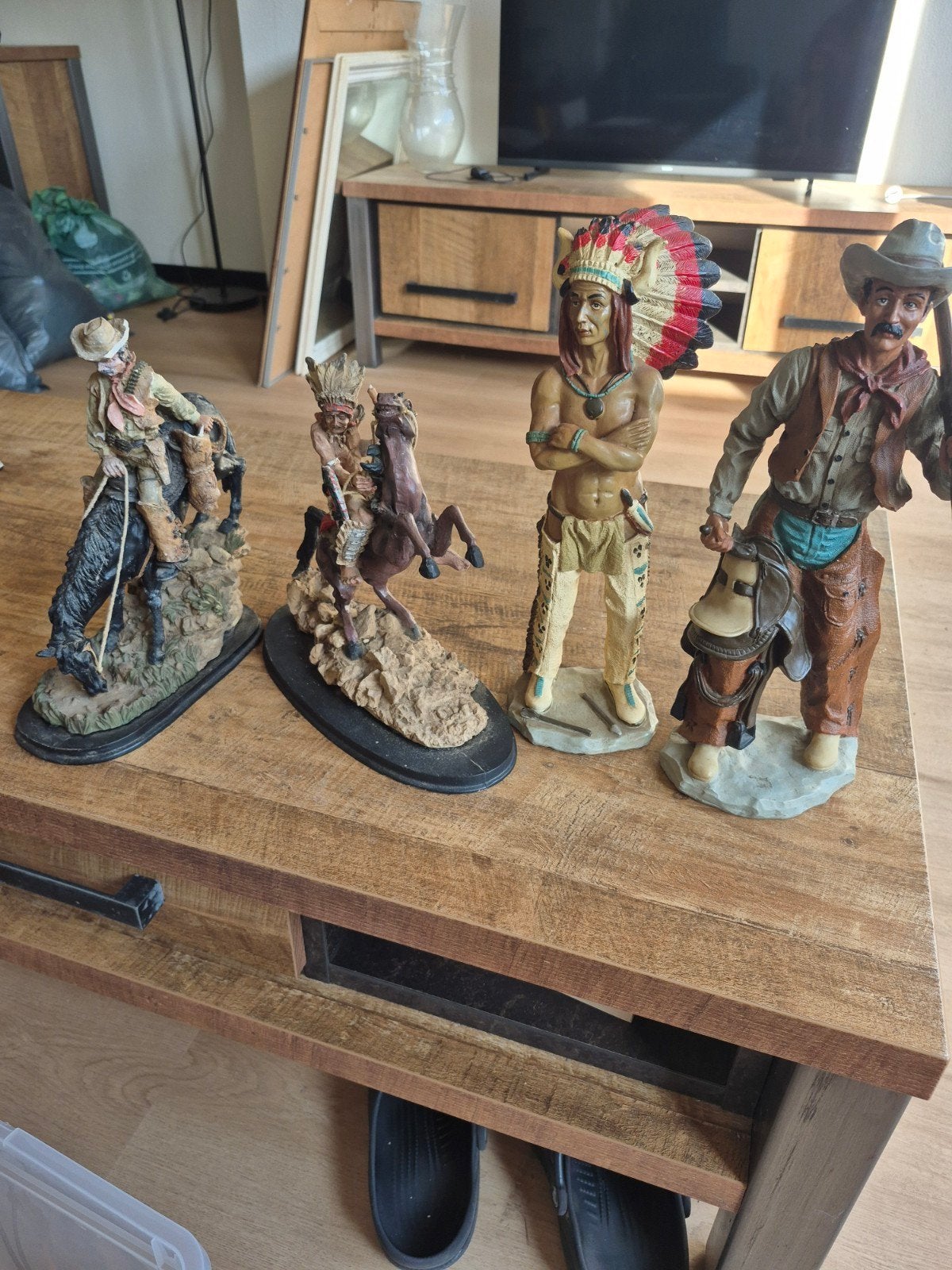 Set van 4 Western Beelden: Cowboys en Indianen, Groep mensen, Handgemaakt, Ophalen of Verzenden, 20 - 50 cm