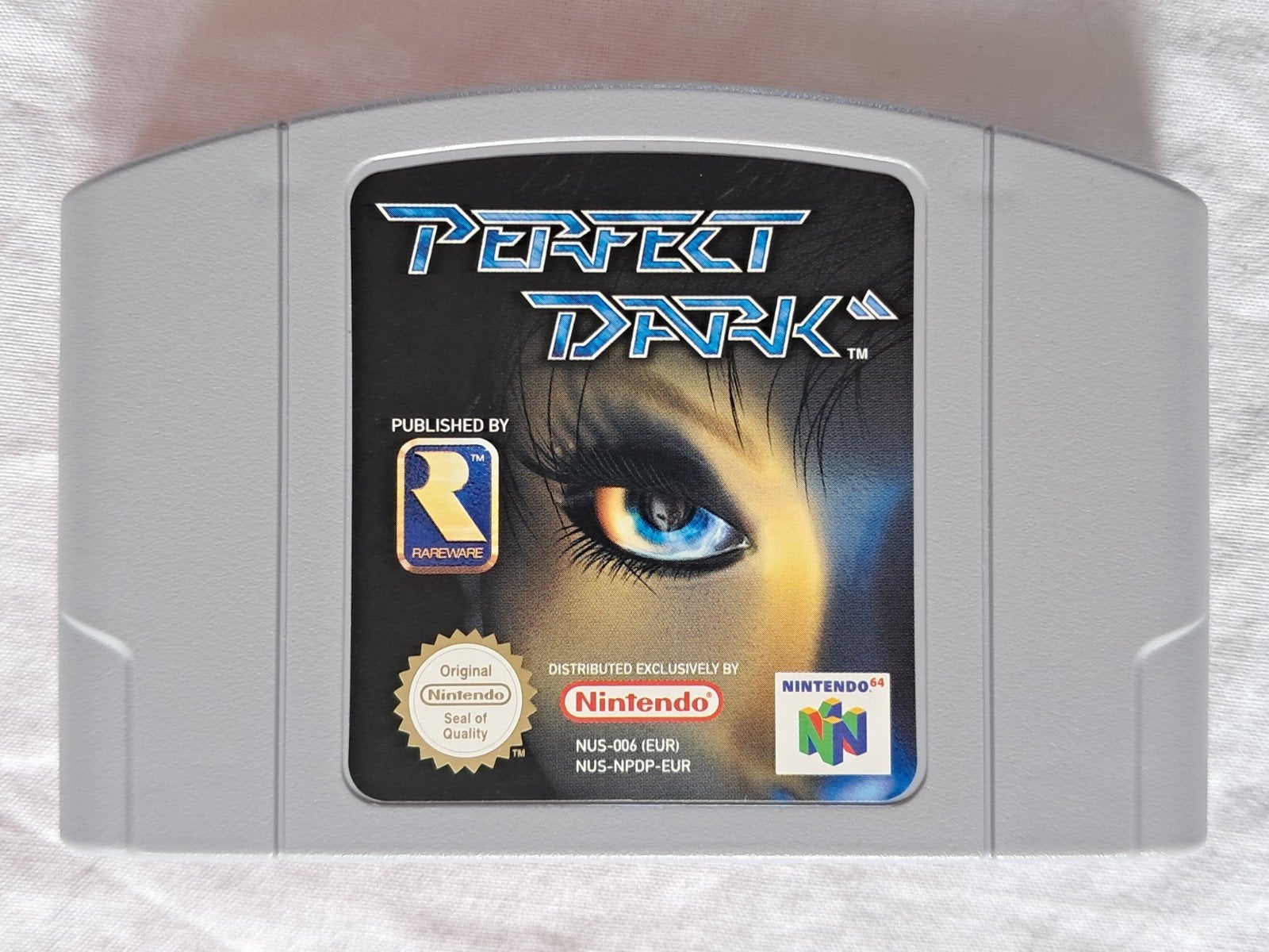 Perfect Dark - Nintendo 64, Spelcomputers en Games, Games | Nintendo 64, Ophalen, Shooter, Eén computer, Zo goed als nieuw