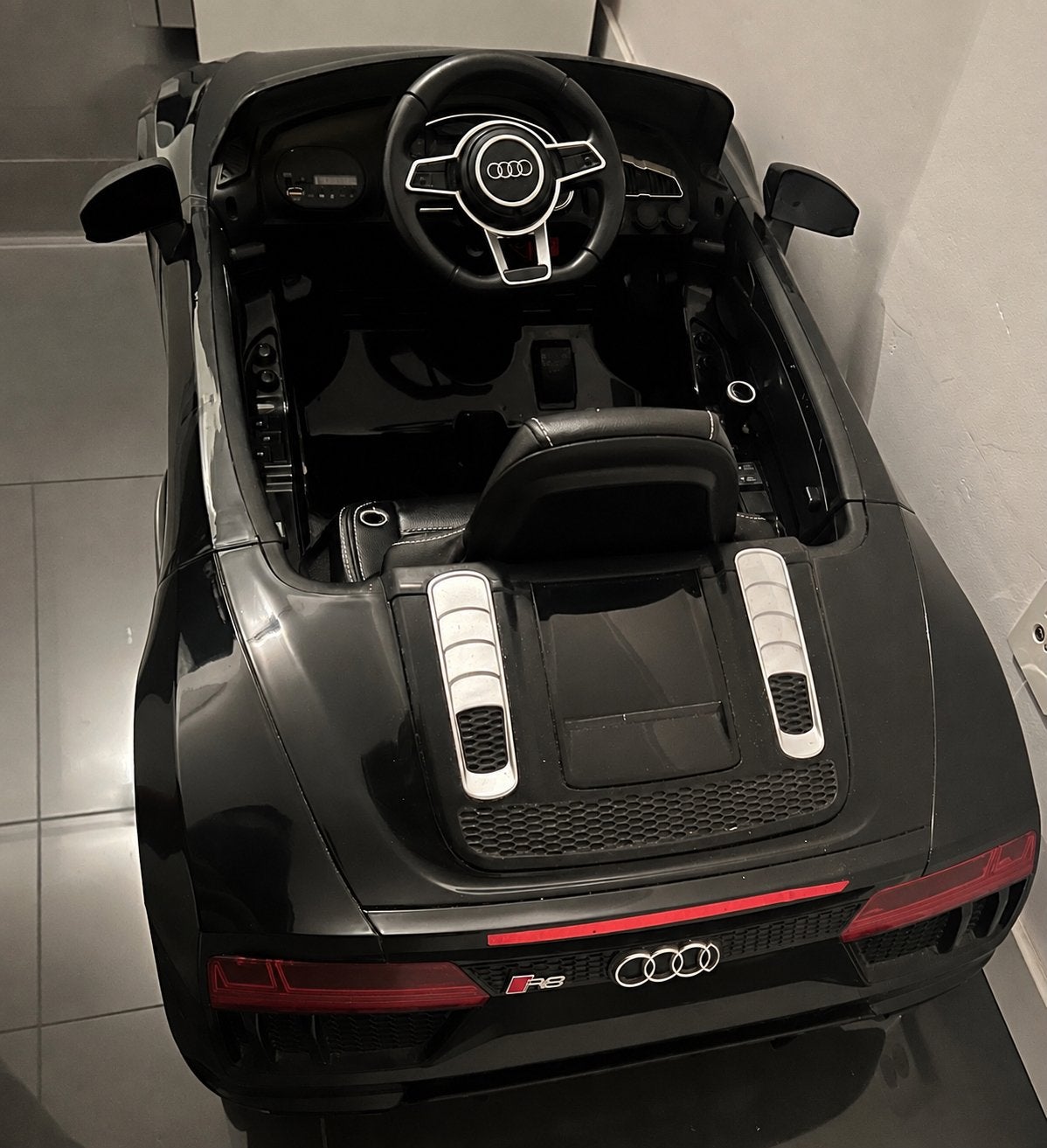 Stoere elektrische kinderauto AUDI, Ophalen, Zo goed als nieuw
