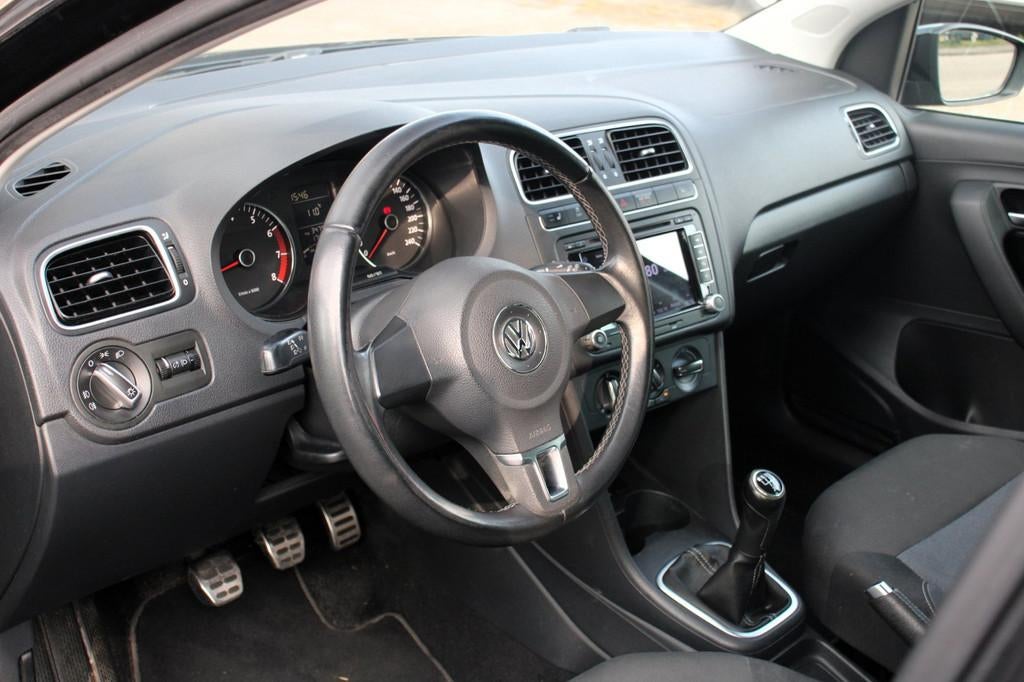 Volkswagen Polo 1.2 Comfortline | APPLE CARPLAY, STOELVERWAR, Voorwielaandrijving, Euro 5, Zwart, 60 pk